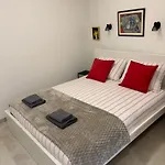 Ana *